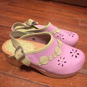 Hanna Andersson back to school slip on heeled clogs size toddler 13
